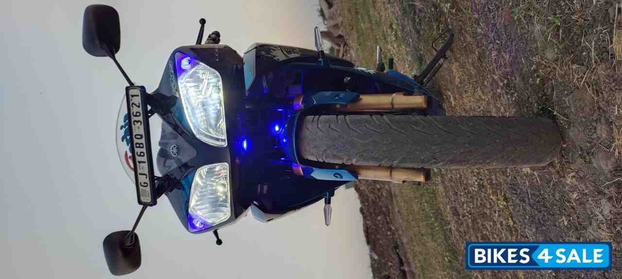 Black Blue Yamaha YZF R15 V2