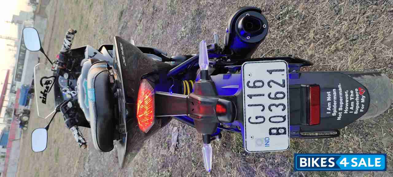 Black Blue Yamaha YZF R15 V2