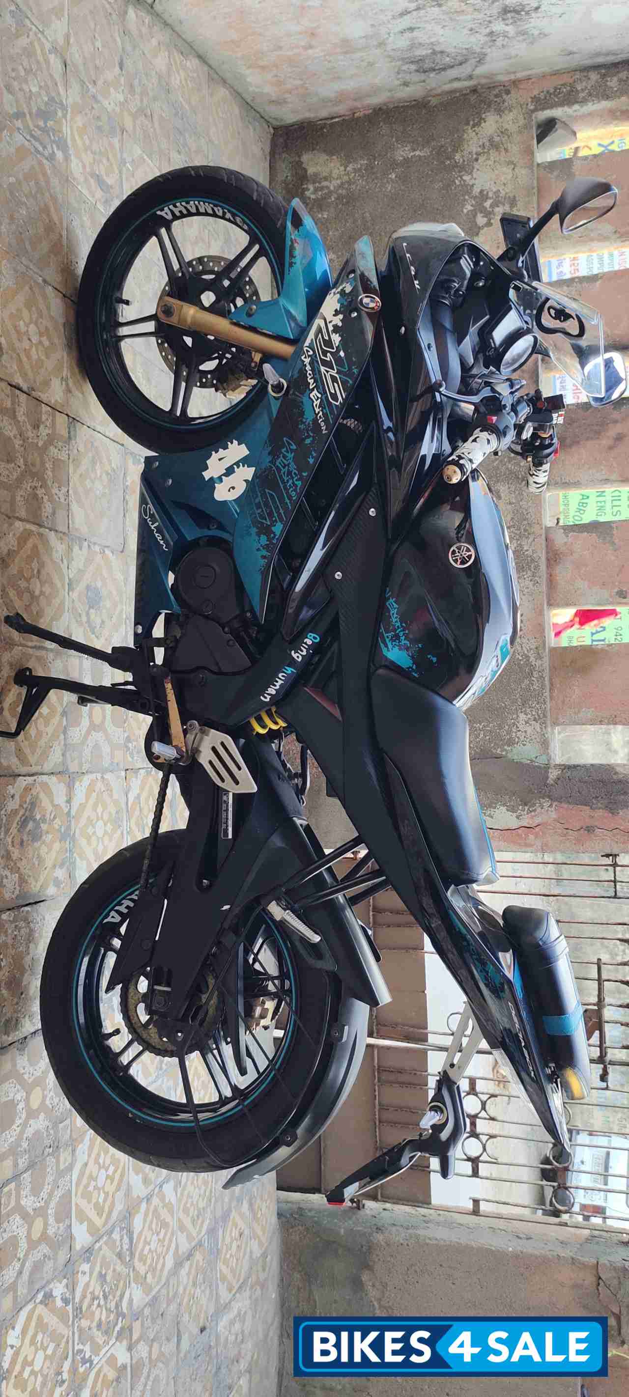 Black Blue Yamaha YZF R15 V2