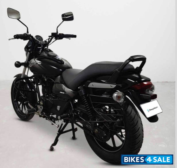 Bajaj Avenger Street 180