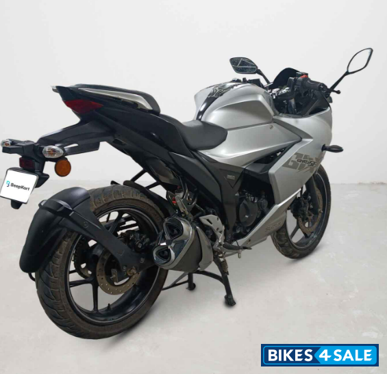 Suzuki Gixxer SF
