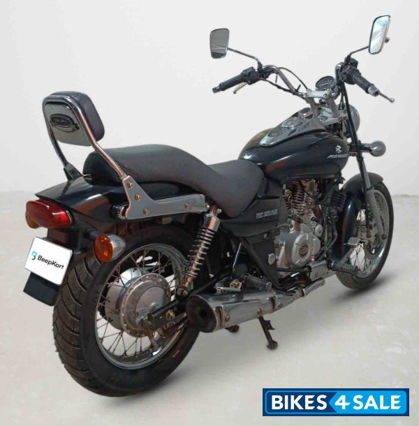 Bajaj Avenger Street 220 BS6