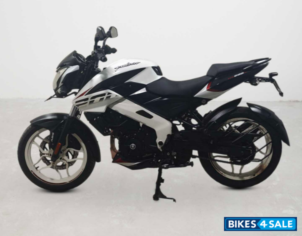 Bajaj Pulsar NS200