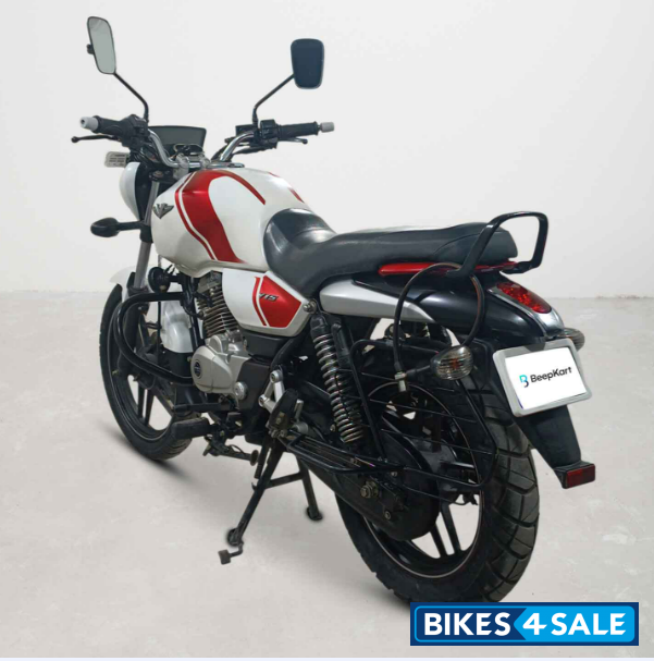 Bajaj V15