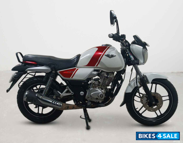 Bajaj V15
