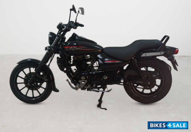 Bajaj Avenger Street 220