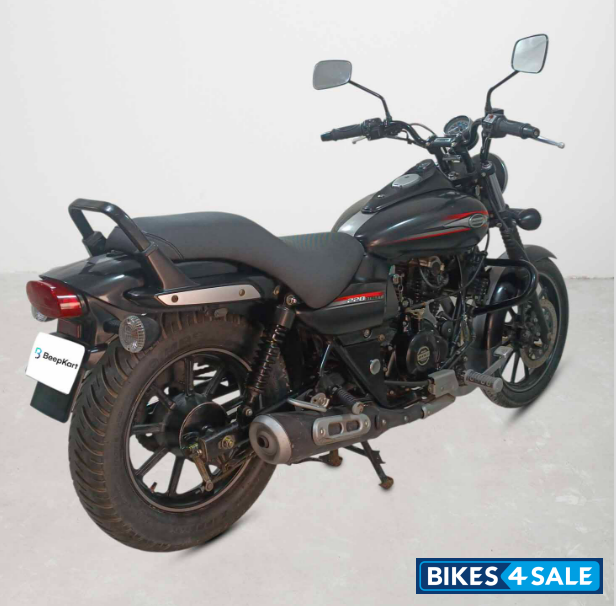 Bajaj Avenger Street 220