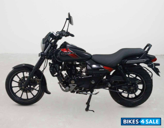 Bajaj Avenger Street 220
