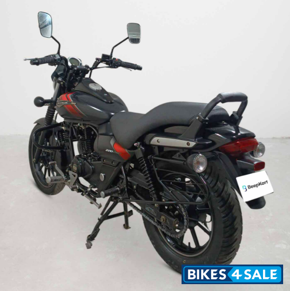 Bajaj Avenger Street 220
