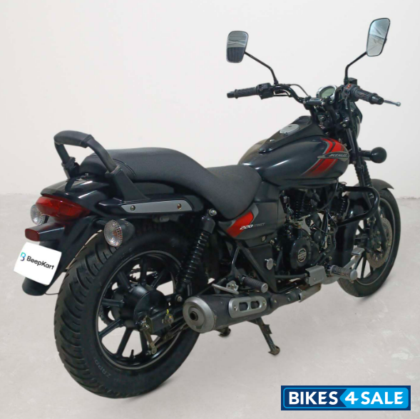 Bajaj Avenger Street 220