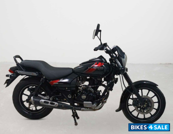 Bajaj Avenger Street 220