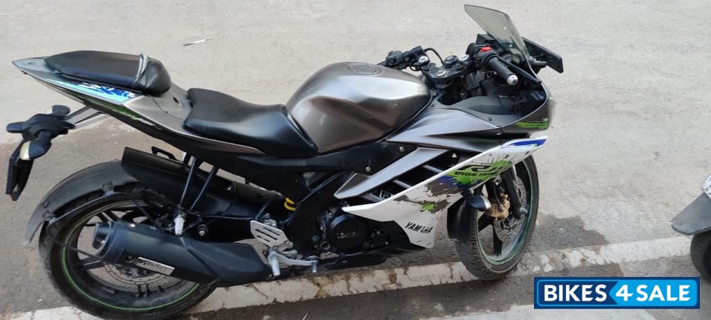 Green And Gray Special Edition Yamaha YZF R15 V2
