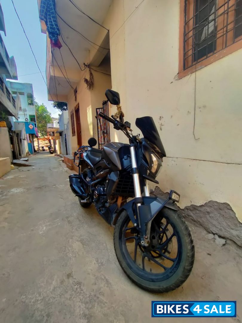 Mat Black Bajaj Dominar 250