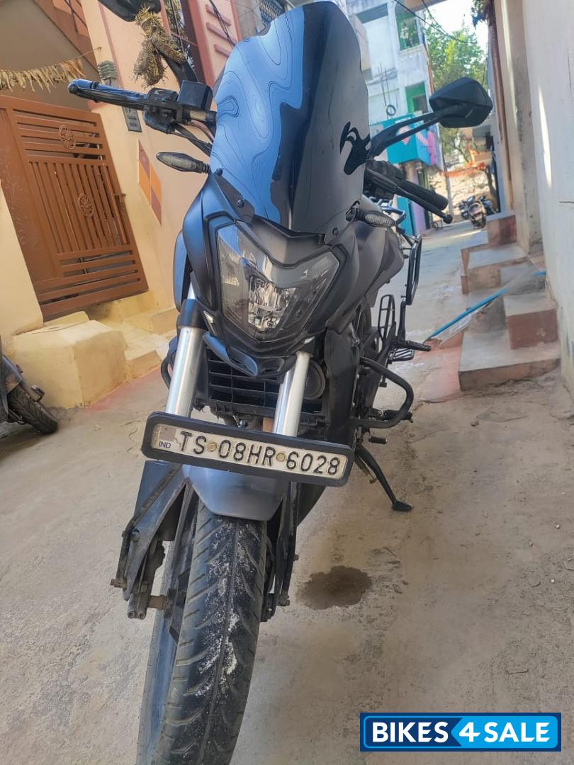 Mat Black Bajaj Dominar 250