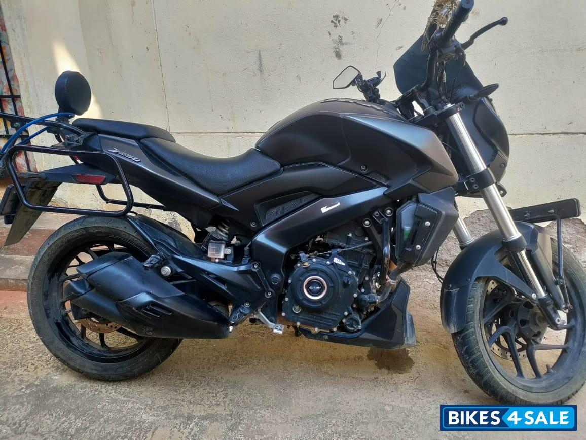 Mat Black Bajaj Dominar 250