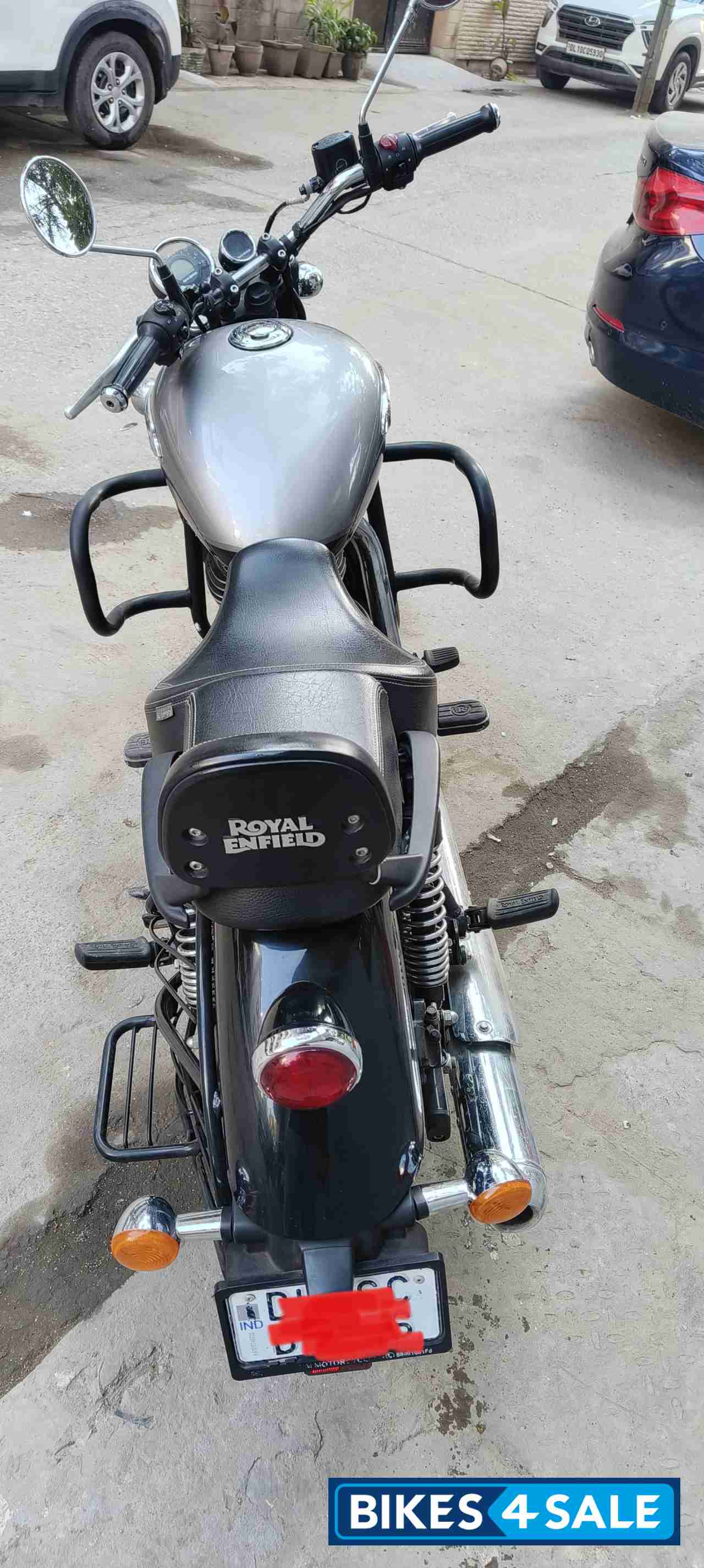 Custom Silver Royal Enfield Meteor 350 Supernova