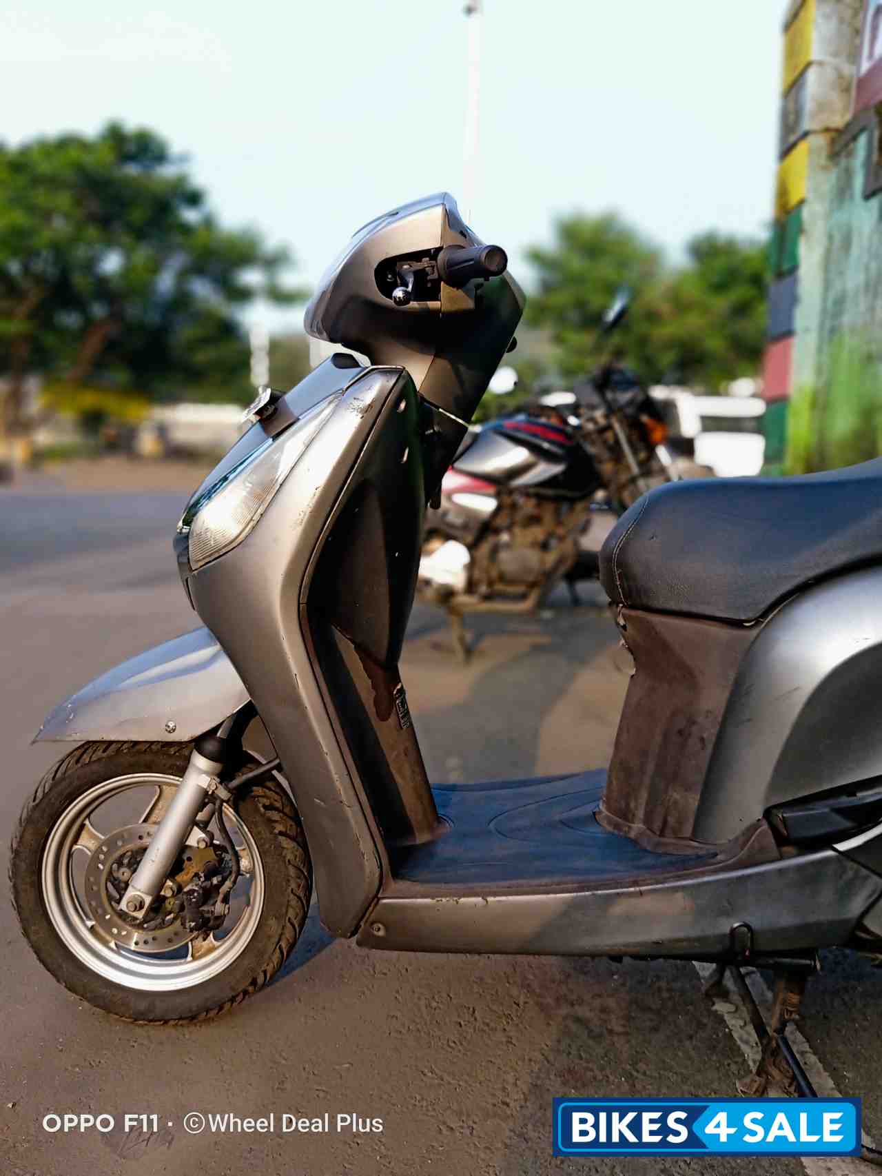 Silver Honda Aviator