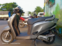 Silver Honda Aviator