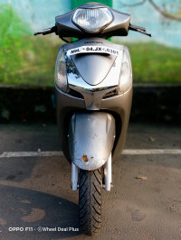 Silver Honda Aviator