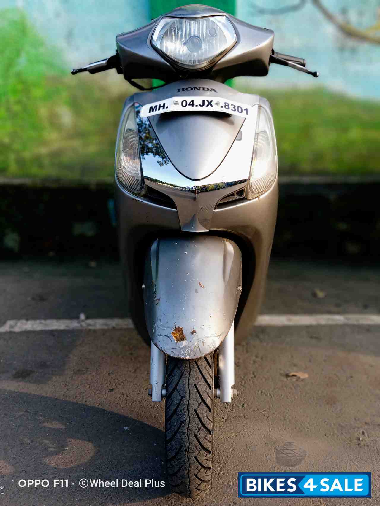 Silver Honda Aviator