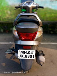 Silver Honda Aviator