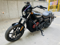 Black Harley Davidson Street 750