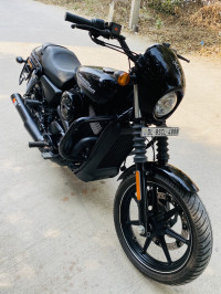 Black Harley Davidson Street 750
