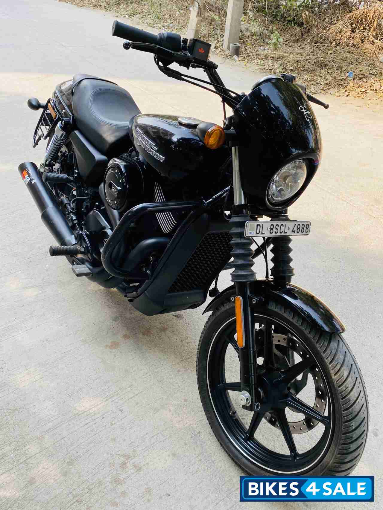 Black Harley Davidson Street 750