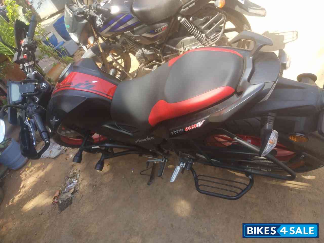 Black And Red TVS Apache RTR 160 4V Special Edition