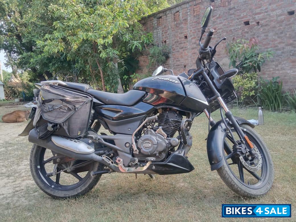 Bajaj Pulsar 125 Split Seat Bajaj Pulsar 125 Split Seat
