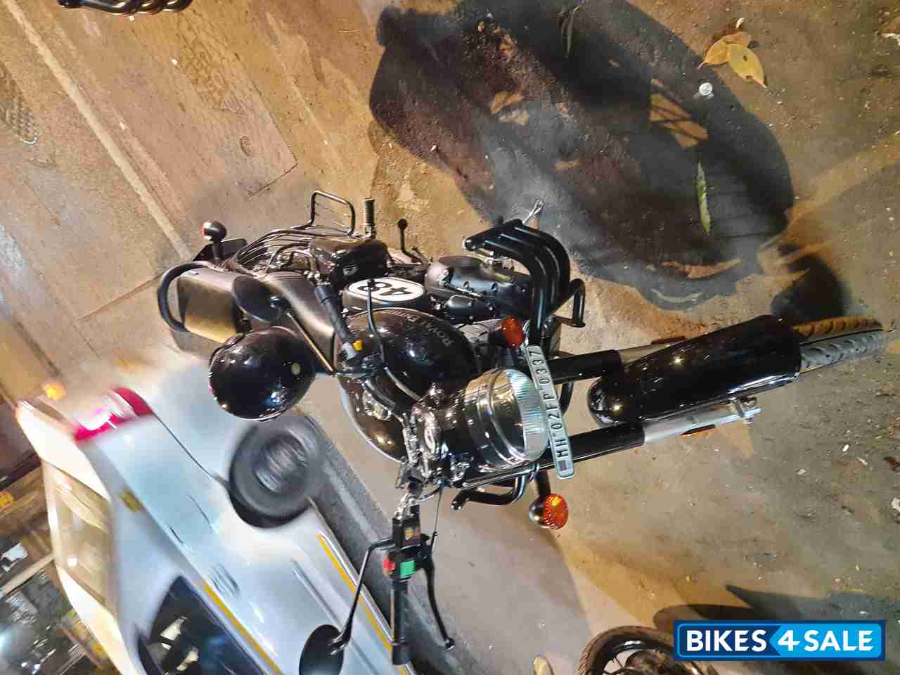 Black Royal Enfield Classic 350 2021