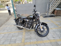 Black Royal Enfield Classic 350 2021