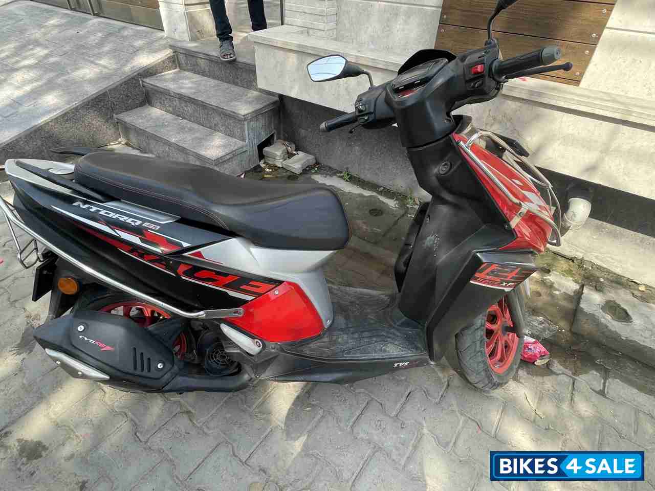 Black/red TVS NTORQ 125 Race XP