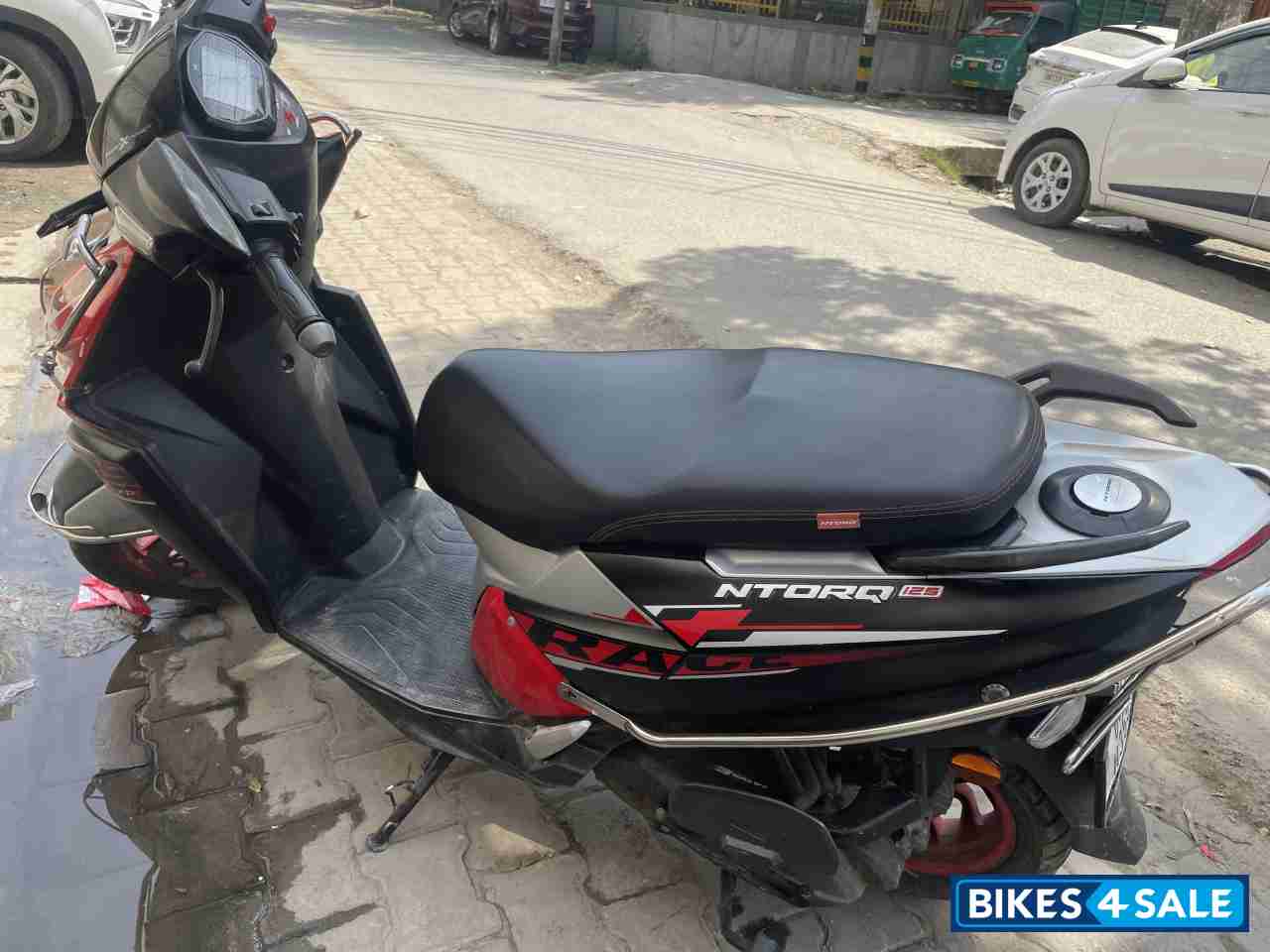 Black/red TVS NTORQ 125 Race XP