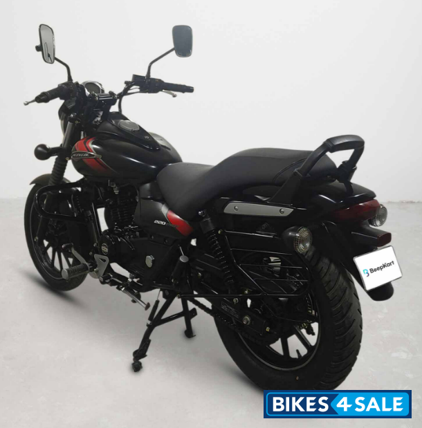 Bajaj Avenger Street 220