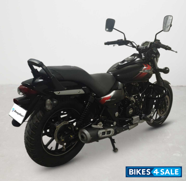 Bajaj Avenger Street 220