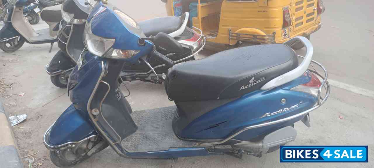 Blue Honda Activa 3G