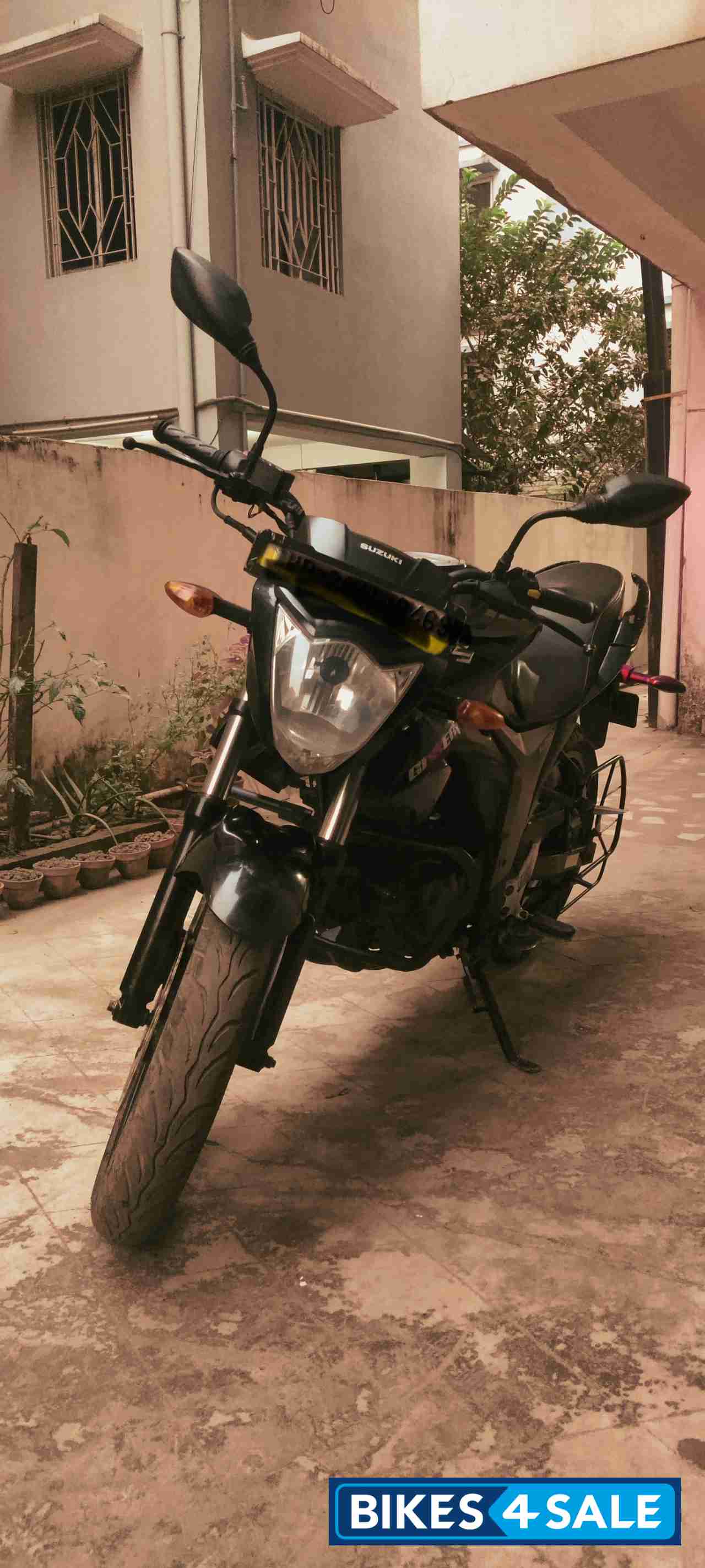 Black Suzuki Gixxer 150