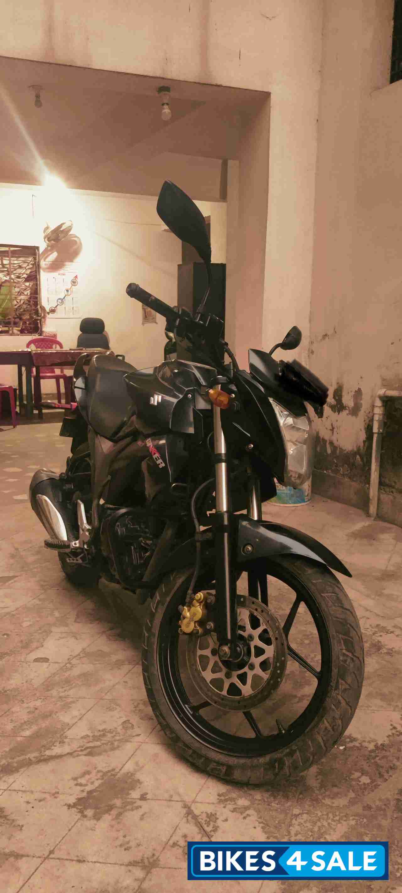 Black Suzuki Gixxer 150