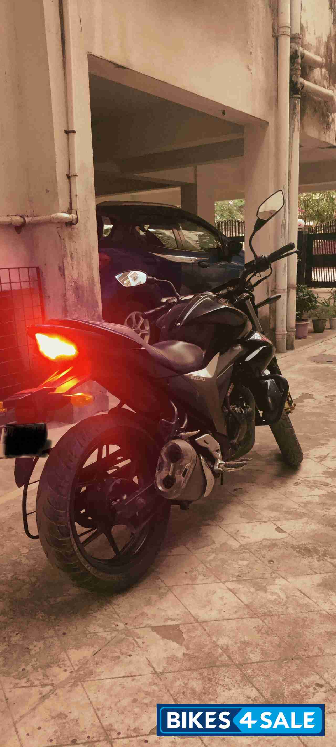 Black Suzuki Gixxer 150