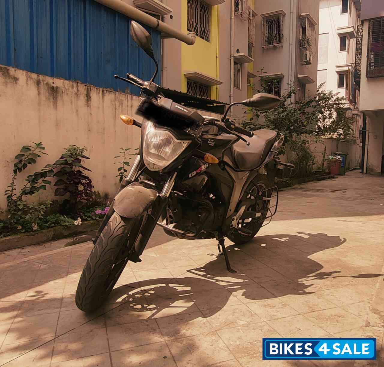 Black Suzuki Gixxer 150