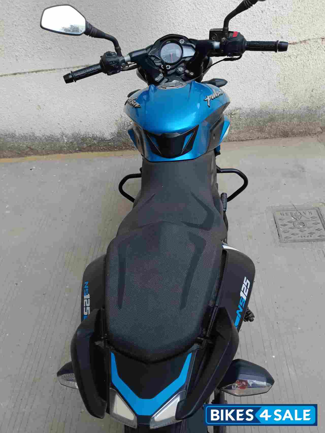 Blue Bajaj Pulsar NS 125