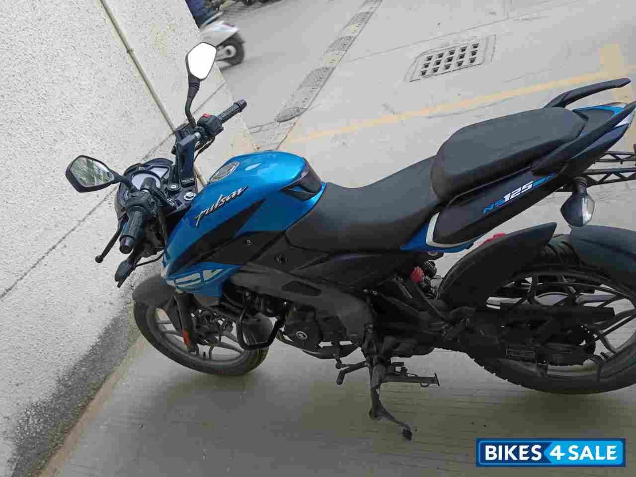 Blue Bajaj Pulsar NS 125