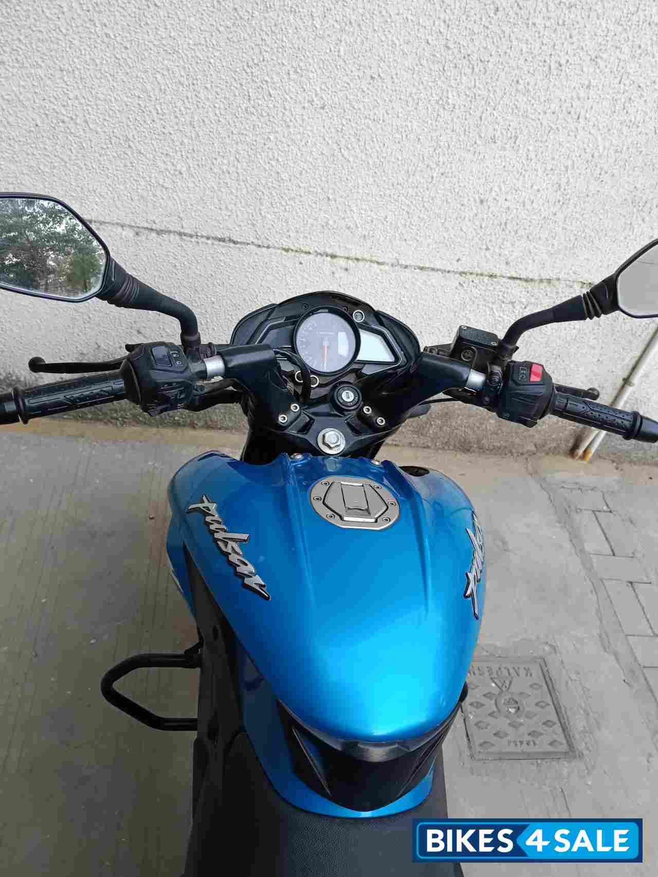 Blue Bajaj Pulsar NS 125