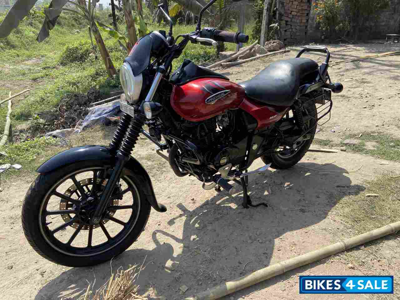 Red Bajaj Avenger Street 160