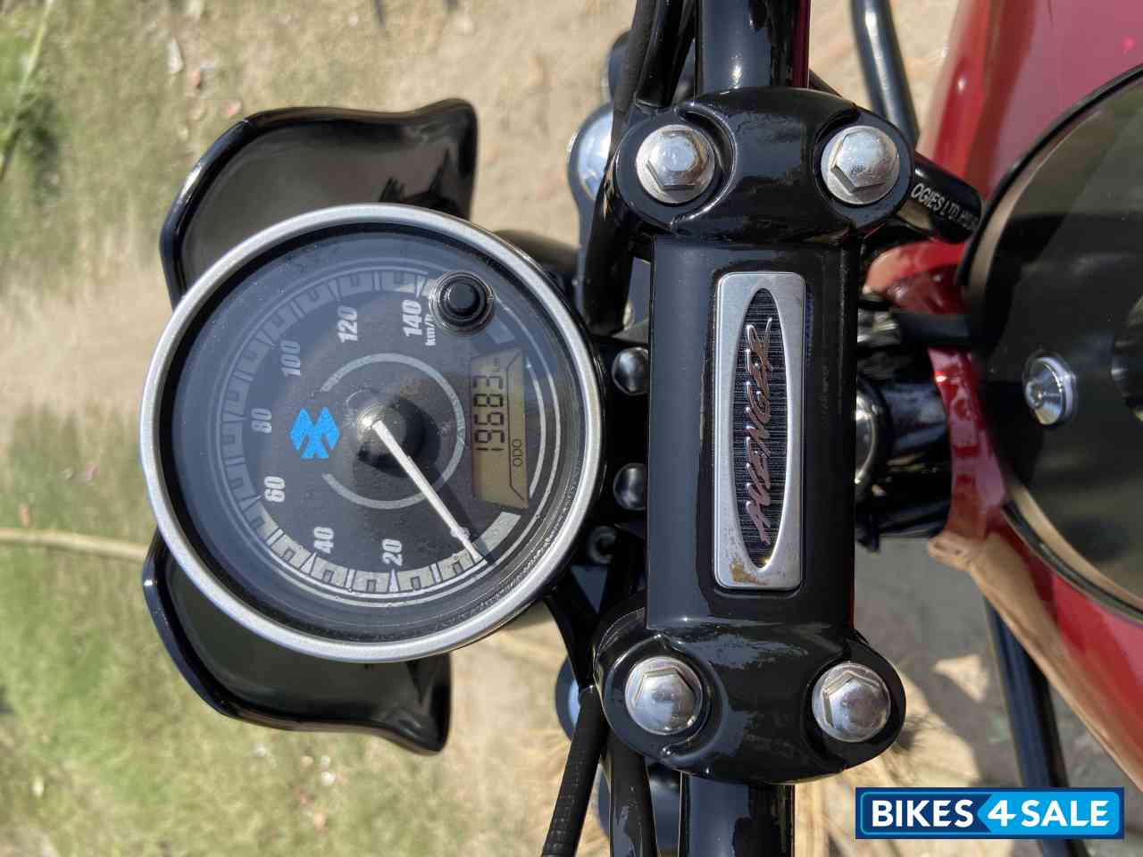 Red Bajaj Avenger Street 160