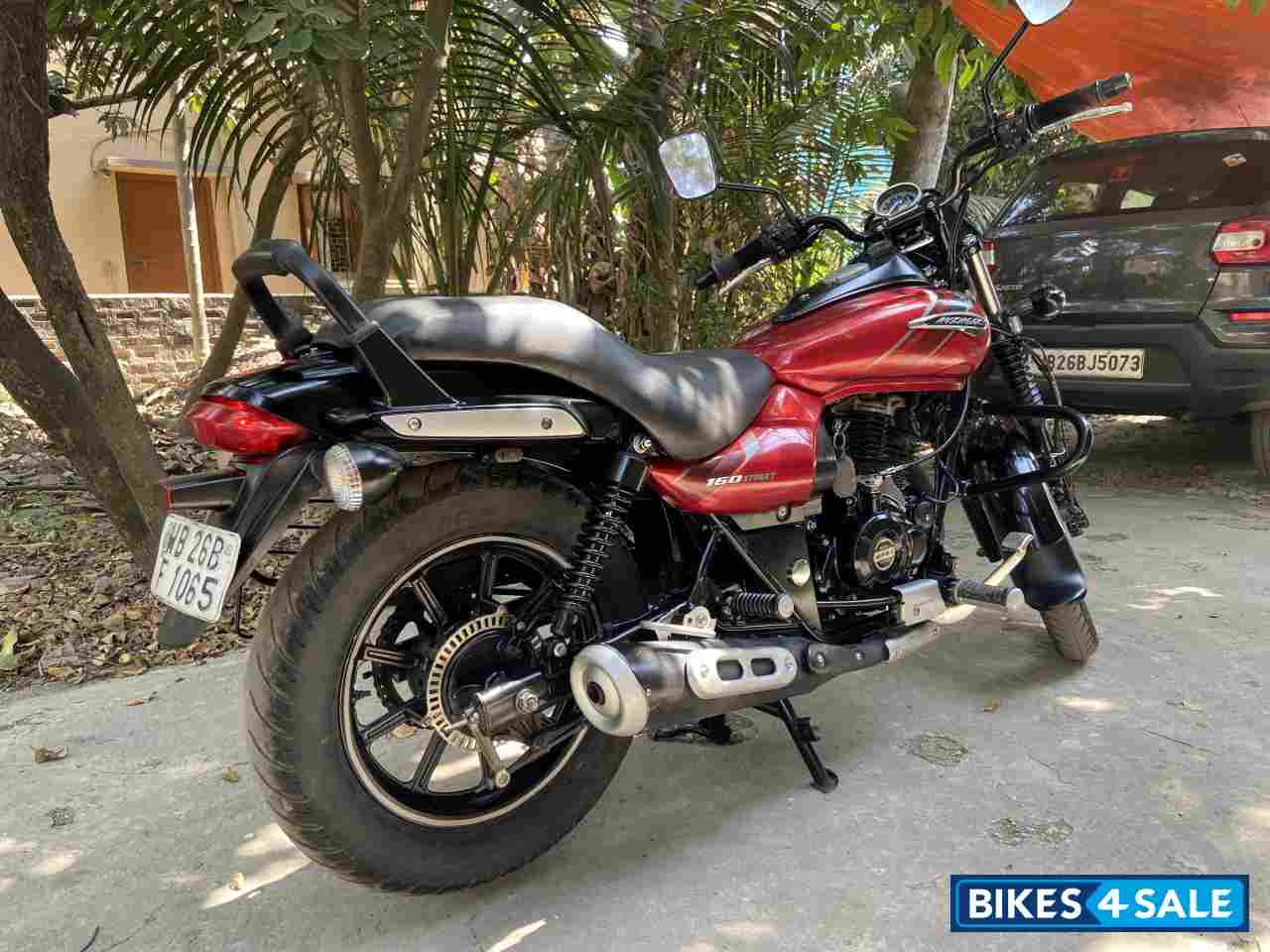 Red Bajaj Avenger Street 160
