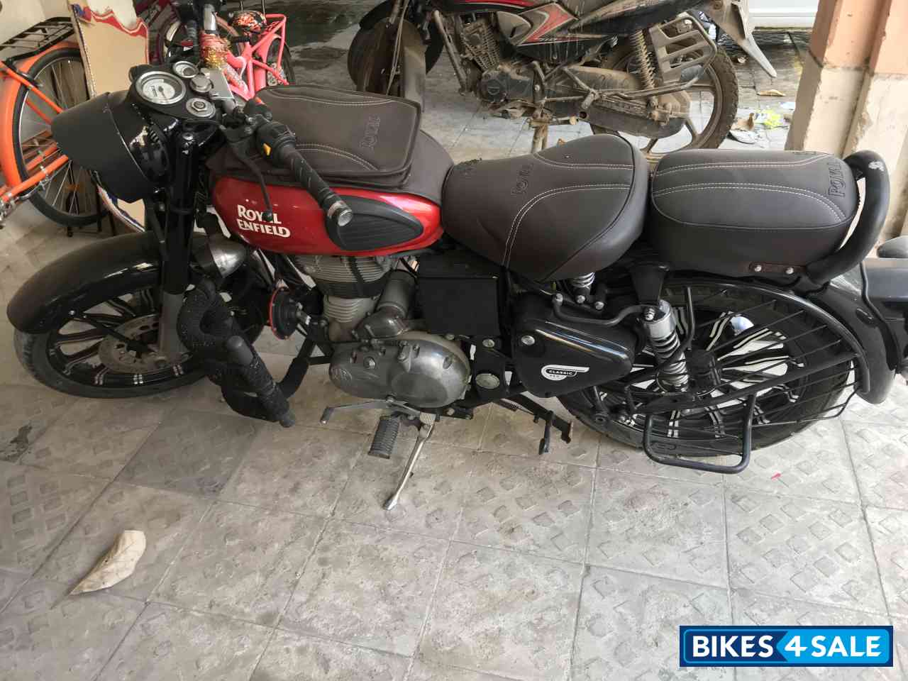 Red Royal Enfield Classic 350 Redditch Red