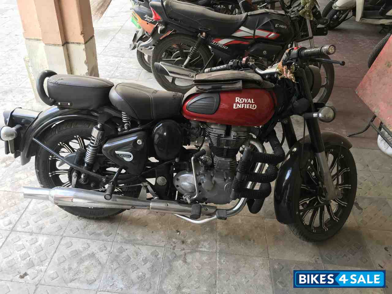 Red Royal Enfield Classic 350 Redditch Red