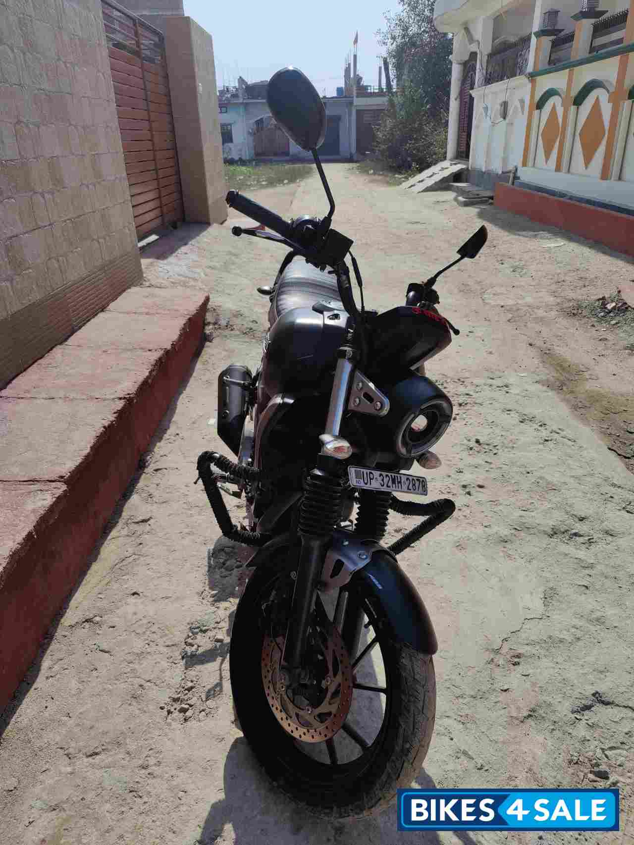 Metal Black Yamaha FZ-X